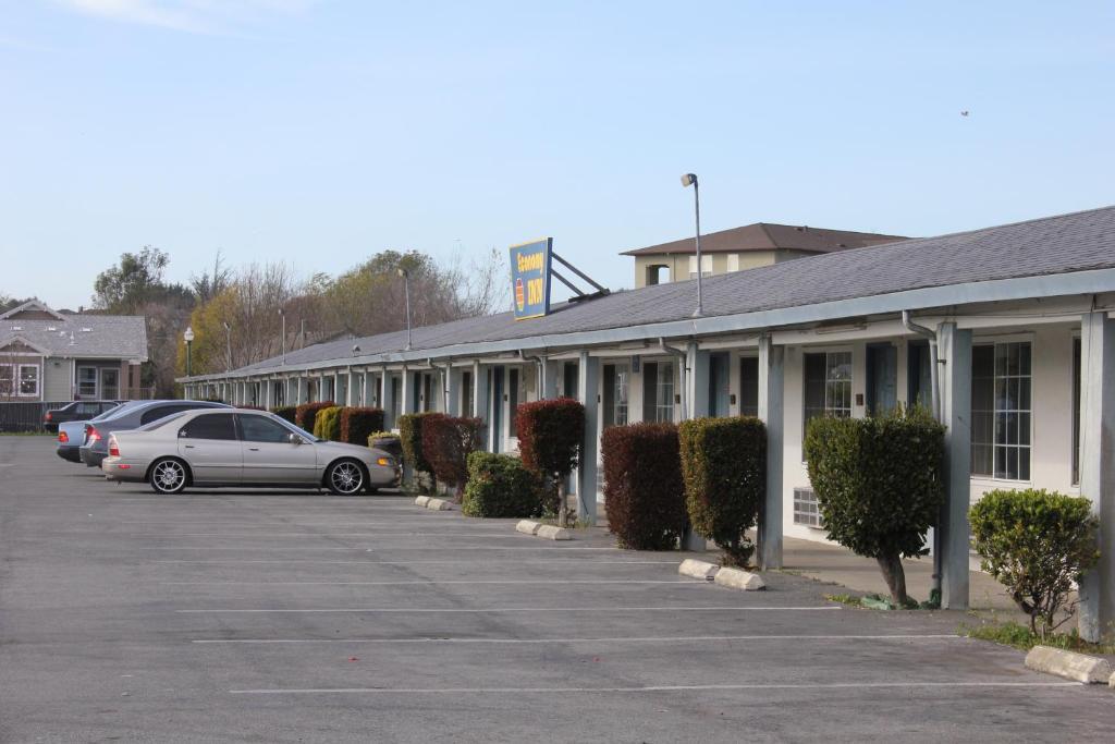 Economy Inn วัตสันวิลล์ ภายนอก รูปภาพ